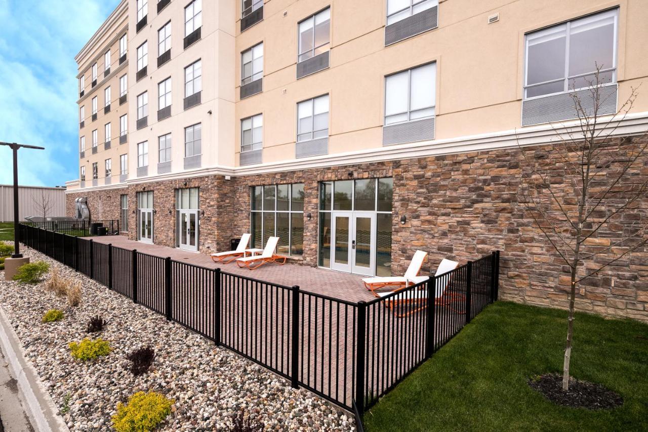 Holiday Inn & Suites Detroit - Troy By Ihg エクステリア 写真