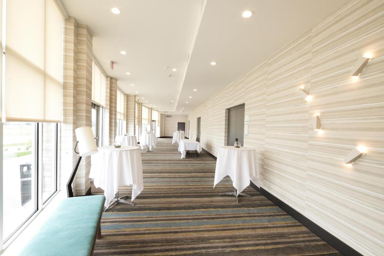 Holiday Inn & Suites Detroit - Troy By Ihg エクステリア 写真
