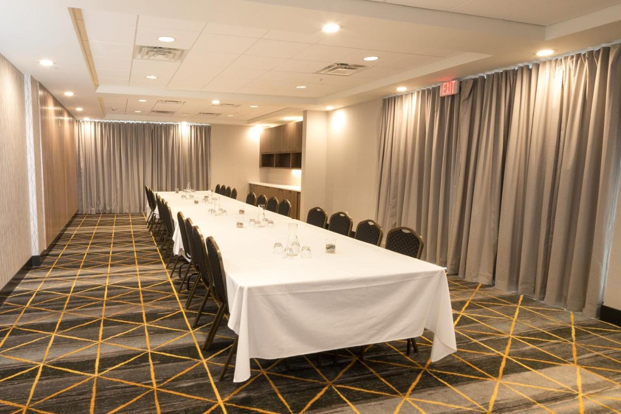 Holiday Inn & Suites Detroit - Troy By Ihg エクステリア 写真