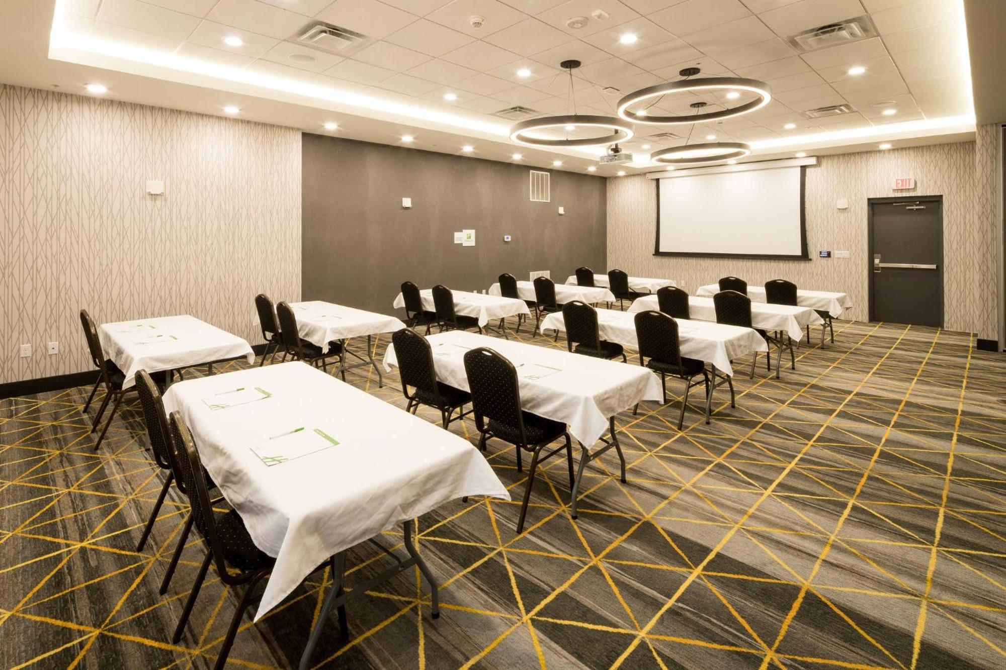 Holiday Inn & Suites Detroit - Troy By Ihg エクステリア 写真